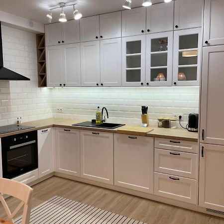 Apartamenty Guzik 22 Krosno Buitenkant foto