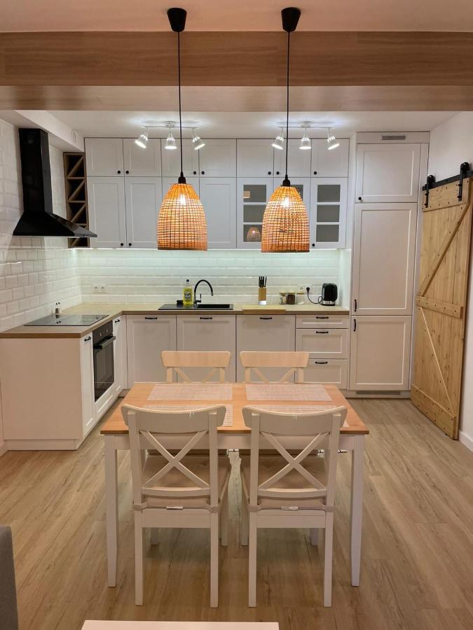 Apartamenty Guzik 22 Krosno Buitenkant foto