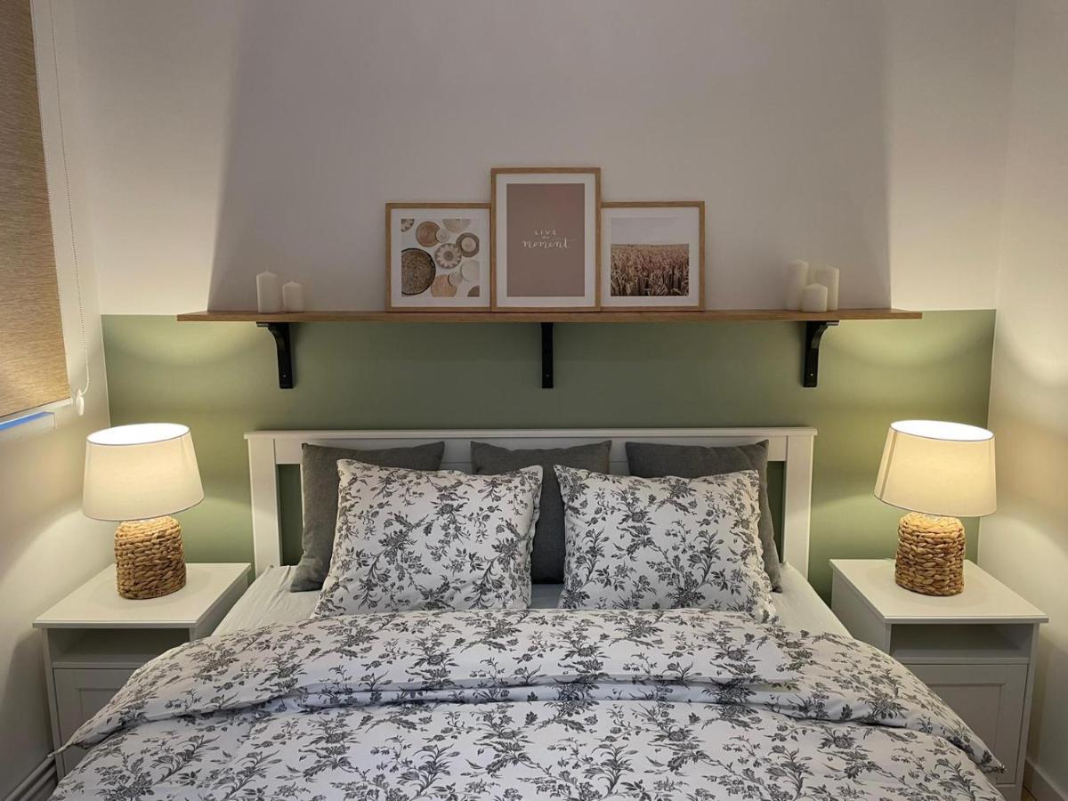 Apartamenty Guzik 22 Krosno Buitenkant foto