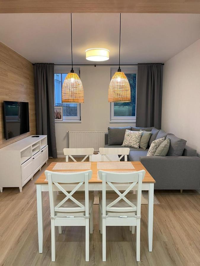 Apartamenty Guzik 22 Krosno Buitenkant foto