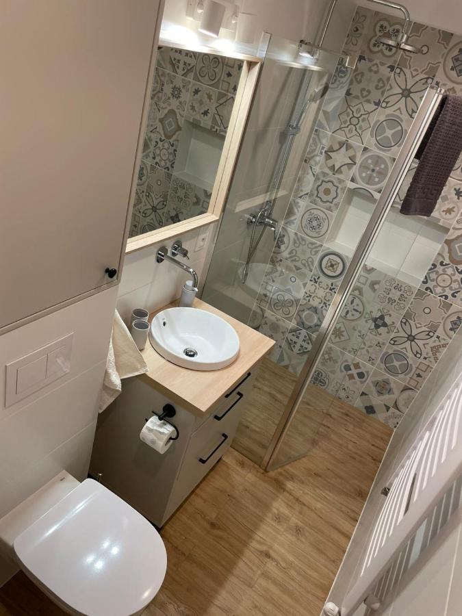 Apartamenty Guzik 22 Krosno Buitenkant foto